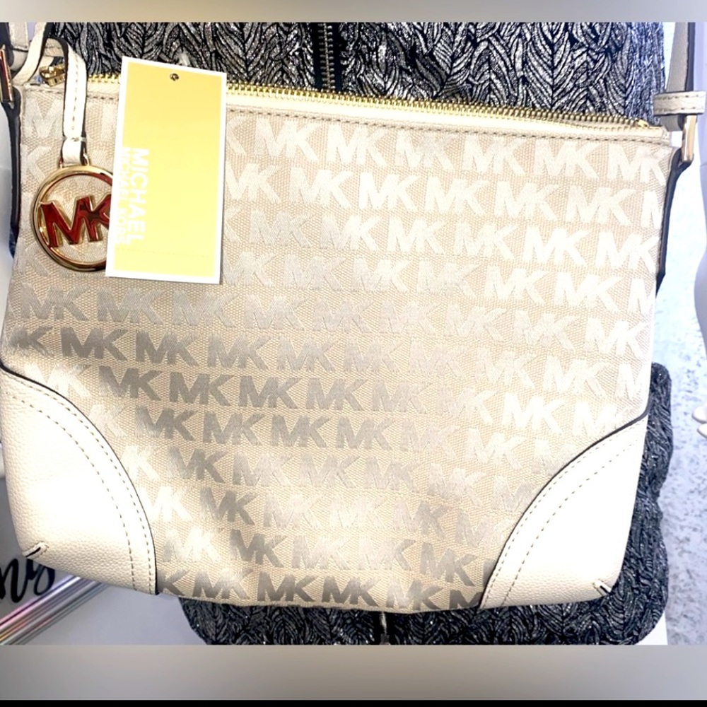 MK cross body